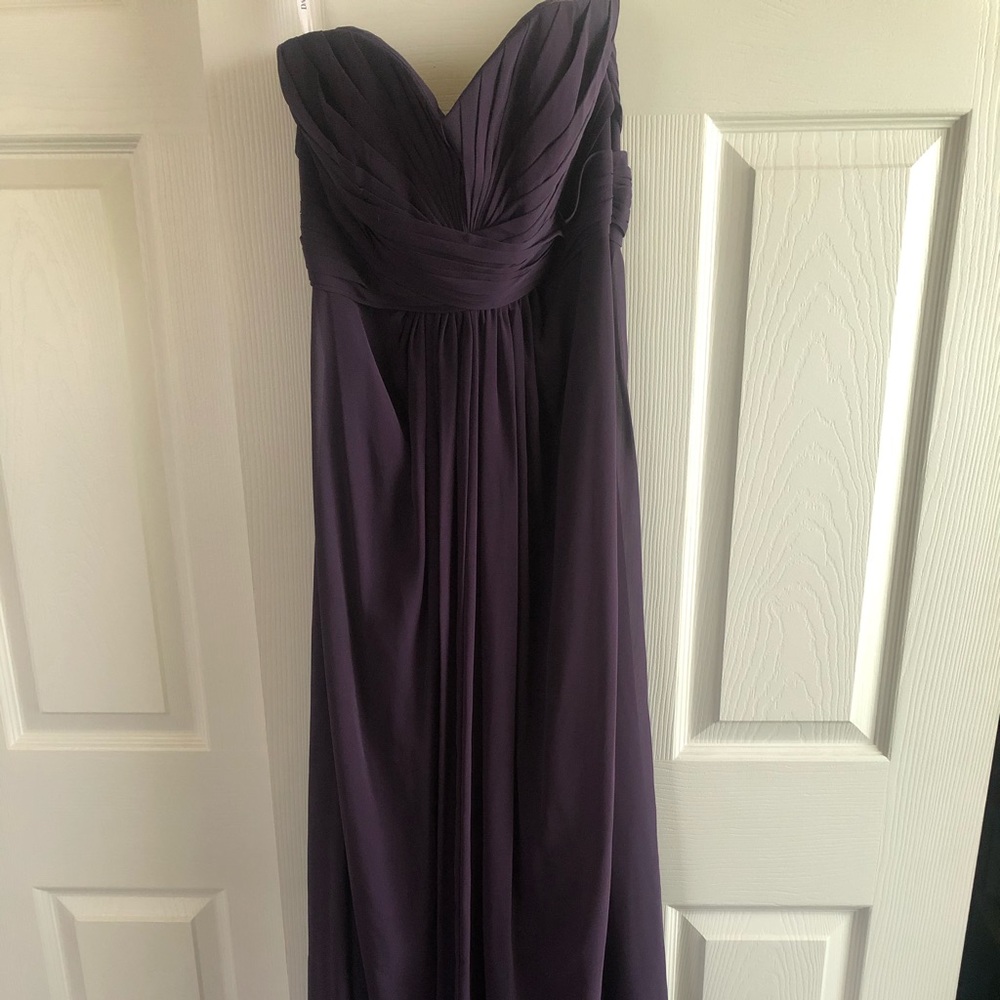 **Full length strapless bridesmaid dress EGGPLANT